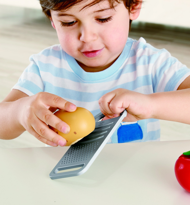 Hape Set pentru Curățat și Tăiat Legume  [3]