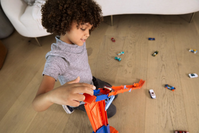 Hot Wheels Mega Transportator Masini si Pista de Lansare [4]