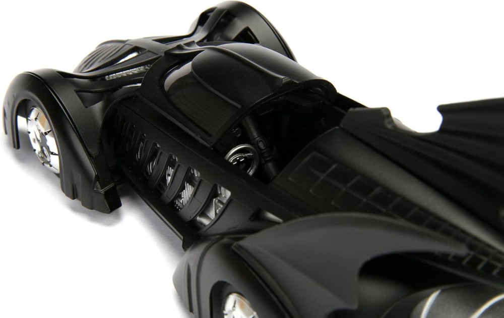 JADA DC SET BATMAN FOREVER FIGURINA BATMAN SI MASINUTA METALICA BATMOBILE SCARA 1 LA 24 [9]