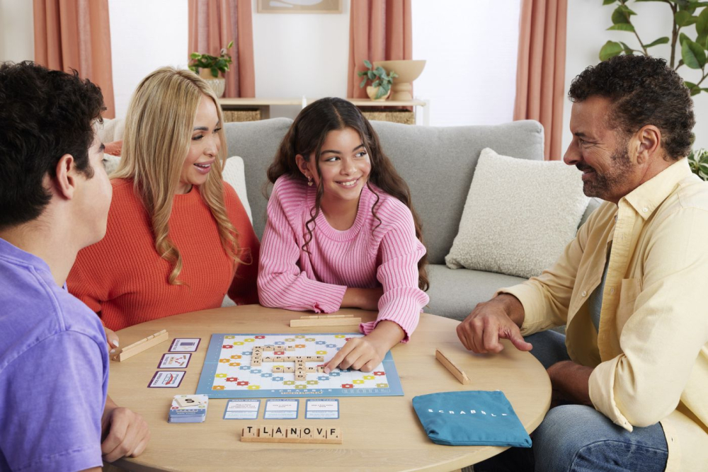 JOC SCRABBLE 2 IN 1 DIN LEMN IN LIMBA ENGLEZA [5]