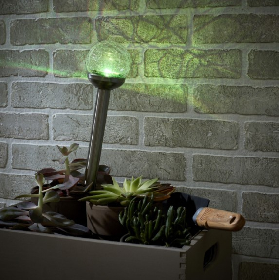 Lampa LED solara cu lumina schimbatoare [6]