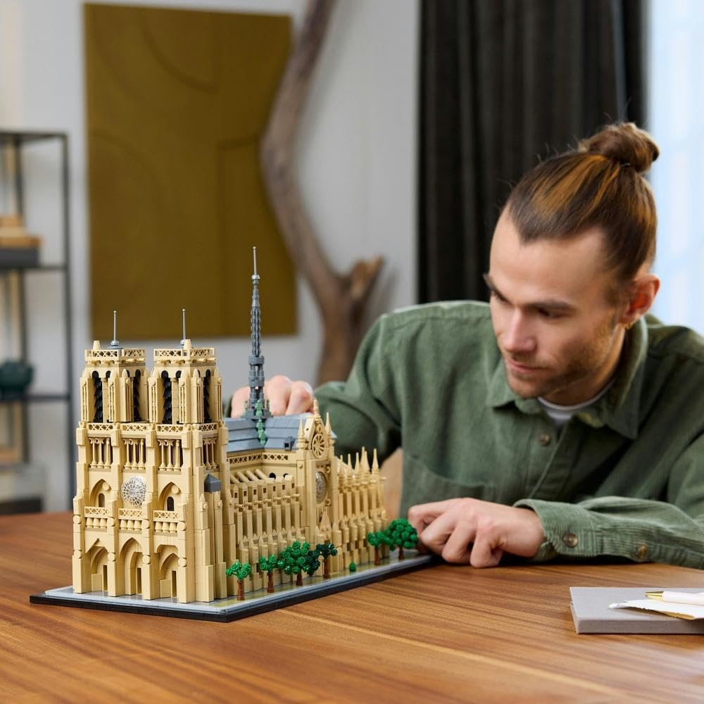 LEGO ARCHITECTURE NOTRE-DAME DE PARIS 21061 [3]