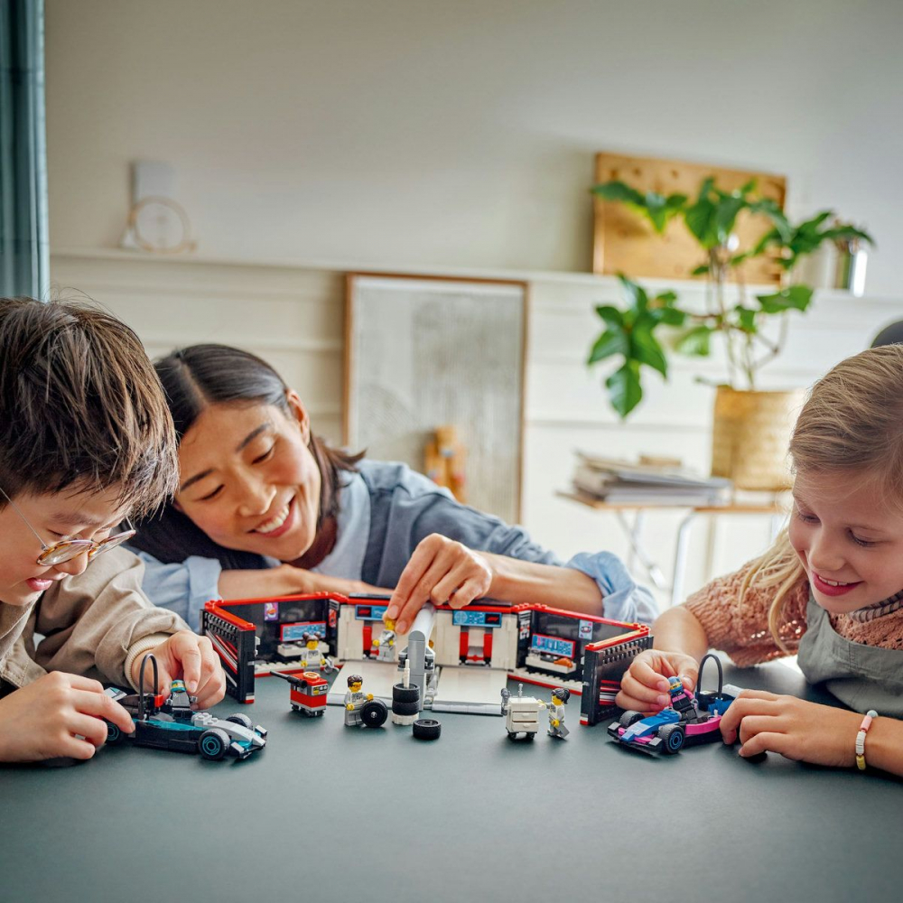 LEGO CITY GARAJ F1 SI MASINI MERCEDES-AMG SI ALPINE 60444 [3]