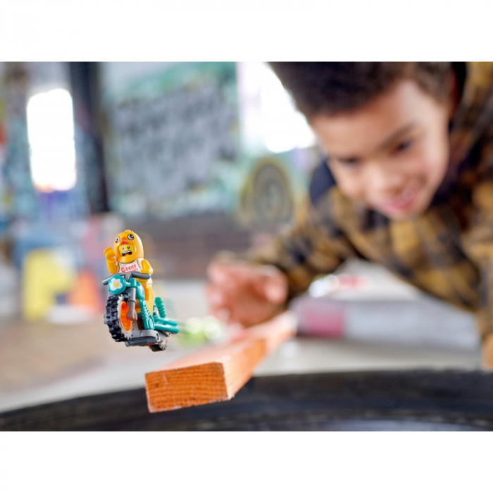 LEGO City Motocicleta de Cascadorii cu Gaina 60310 [3]