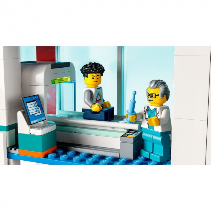 LEGO CITY SPITAL 60330  [7]
