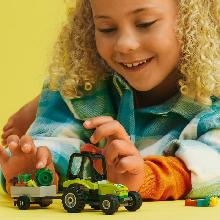 LEGO City Tractor 60390  [3]