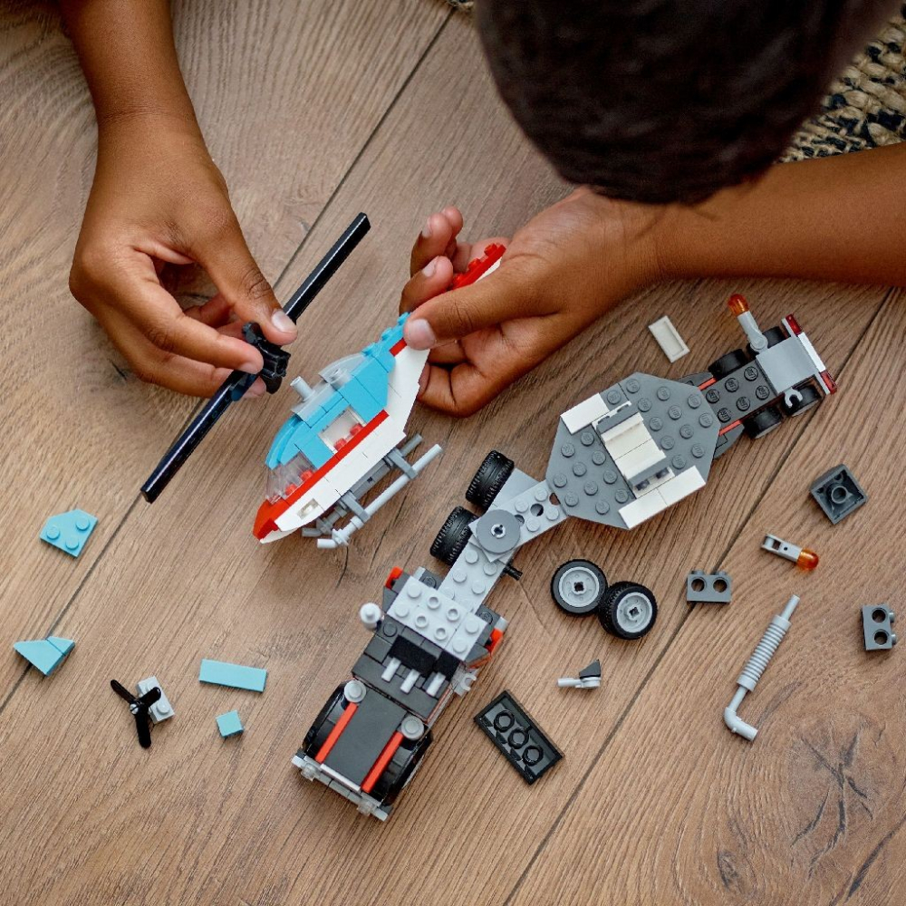 Lego Creator 3In1 Camioneta Platforma Cu Elicopter 31146 [4]