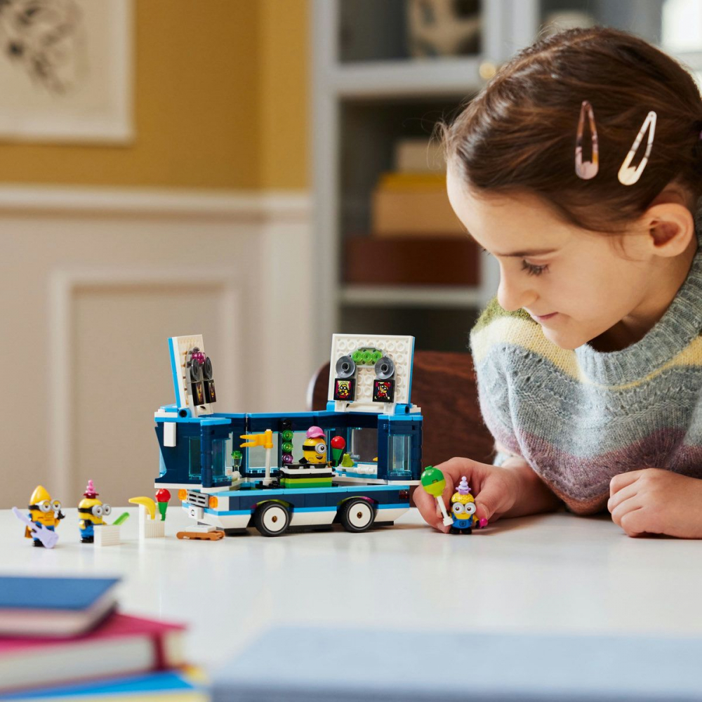 LEGO DESPICABLE ME4 AUTOBUZUL DE PETRECERE AL MINIONILOR 75581 [11]