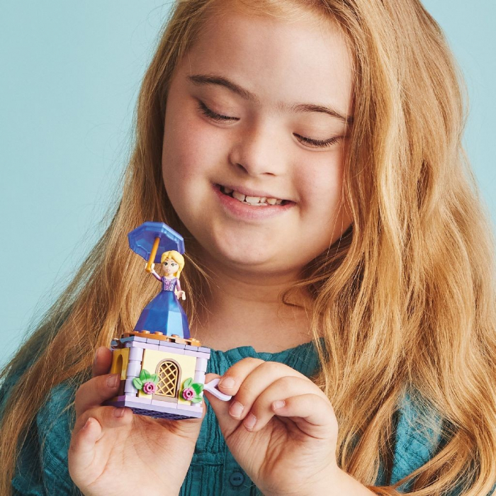LEGO Disney Princess Rapunzel Făcând Piruete 43214  [3]