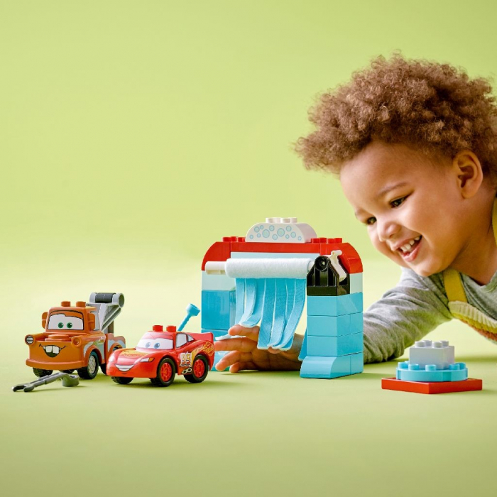LEGO Duplo Distracție la Spălătorie cu Fulger McQueen și Mater 10996 [3]
