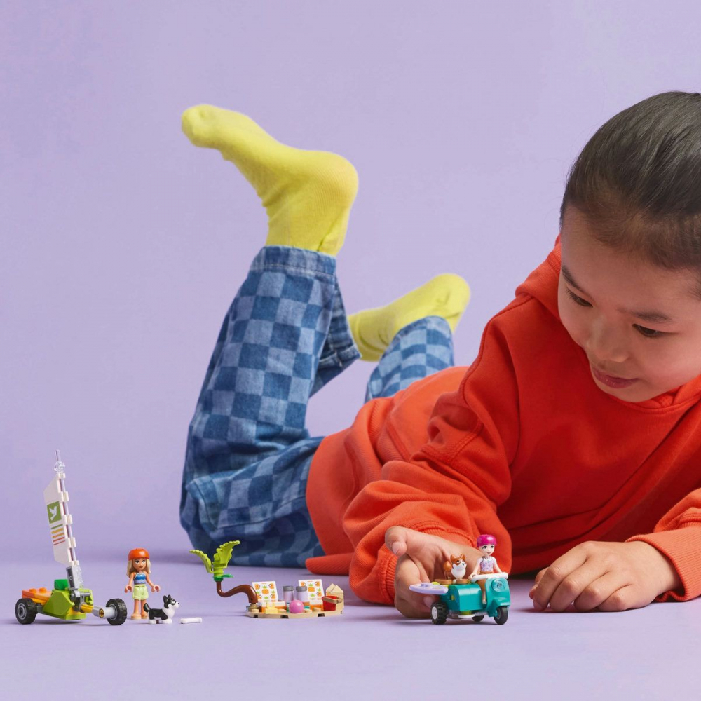 LEGO FRIENDS AVENTURI CU CATEI LA SURFING SI PE SCUTER 42641 [3]