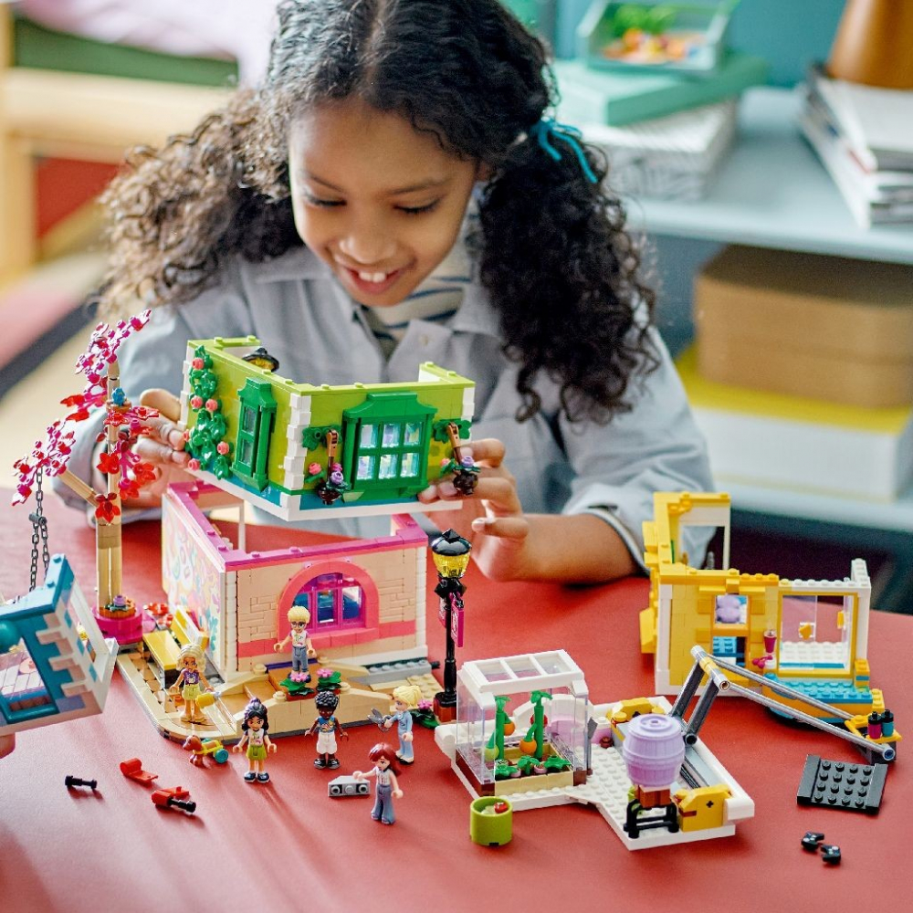 LEGO FRIENDS CENTRUL COMUNITAR DIN ORASUL HEARTLAKE 41748 [3]