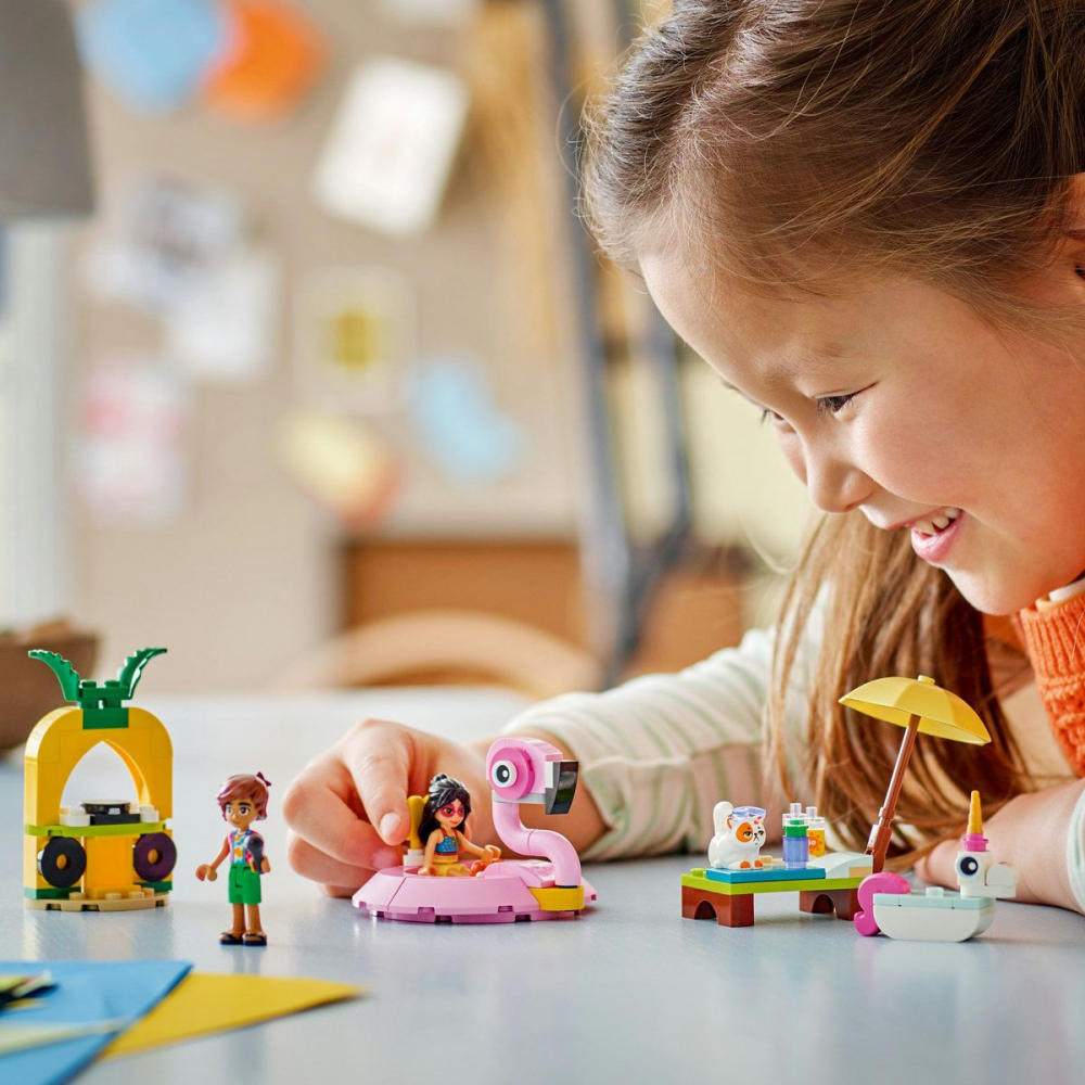LEGO FRIENDS PETRECERE LA PISCINA CU UNICORNUL SI FLAMINGO 42658 [4]