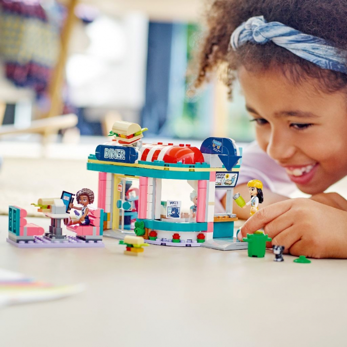 LEGO Friends Restaurant în Centrul Orașului Heartlake 41728 [3]