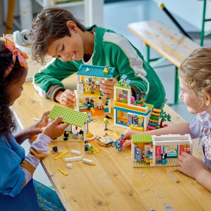 LEGO Friends Școala Internațională din Heartlake 41731 [4]