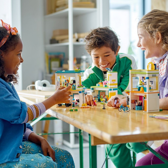 LEGO Friends Școala Internațională din Heartlake 41731 [3]