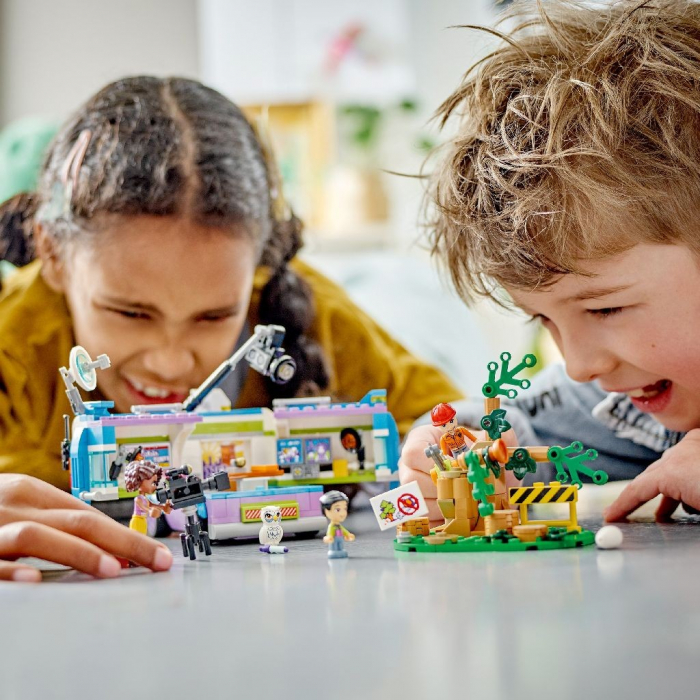 LEGO Friends Studioul Mobil de Stiri 41749  [3]