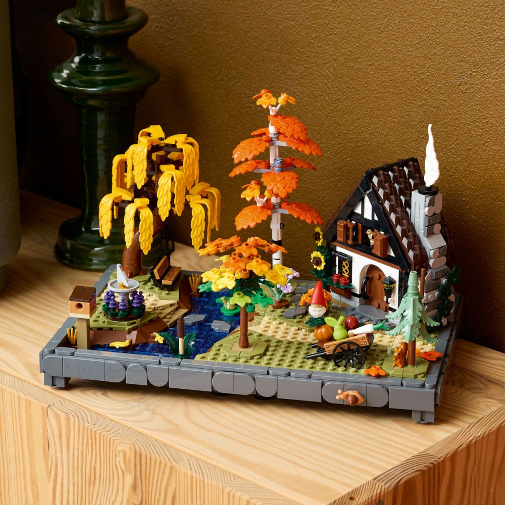 LEGO ICONS GRADINA DE CABANA TOAMNA 11372 [2]