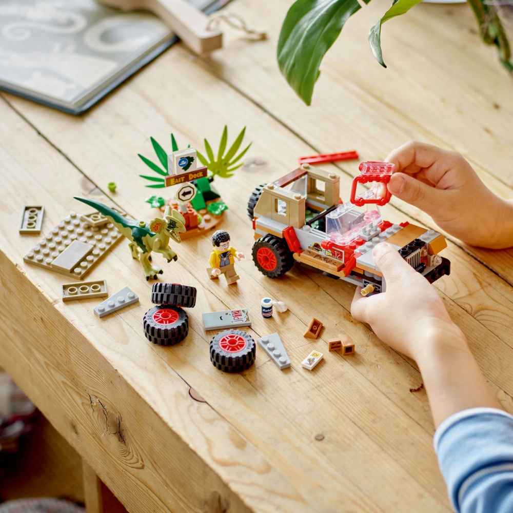 LEGO JURRASIC WORLD AMBUSCADA ASUPRA UNUI DILOPHOSAURUS​ 76958 [4]