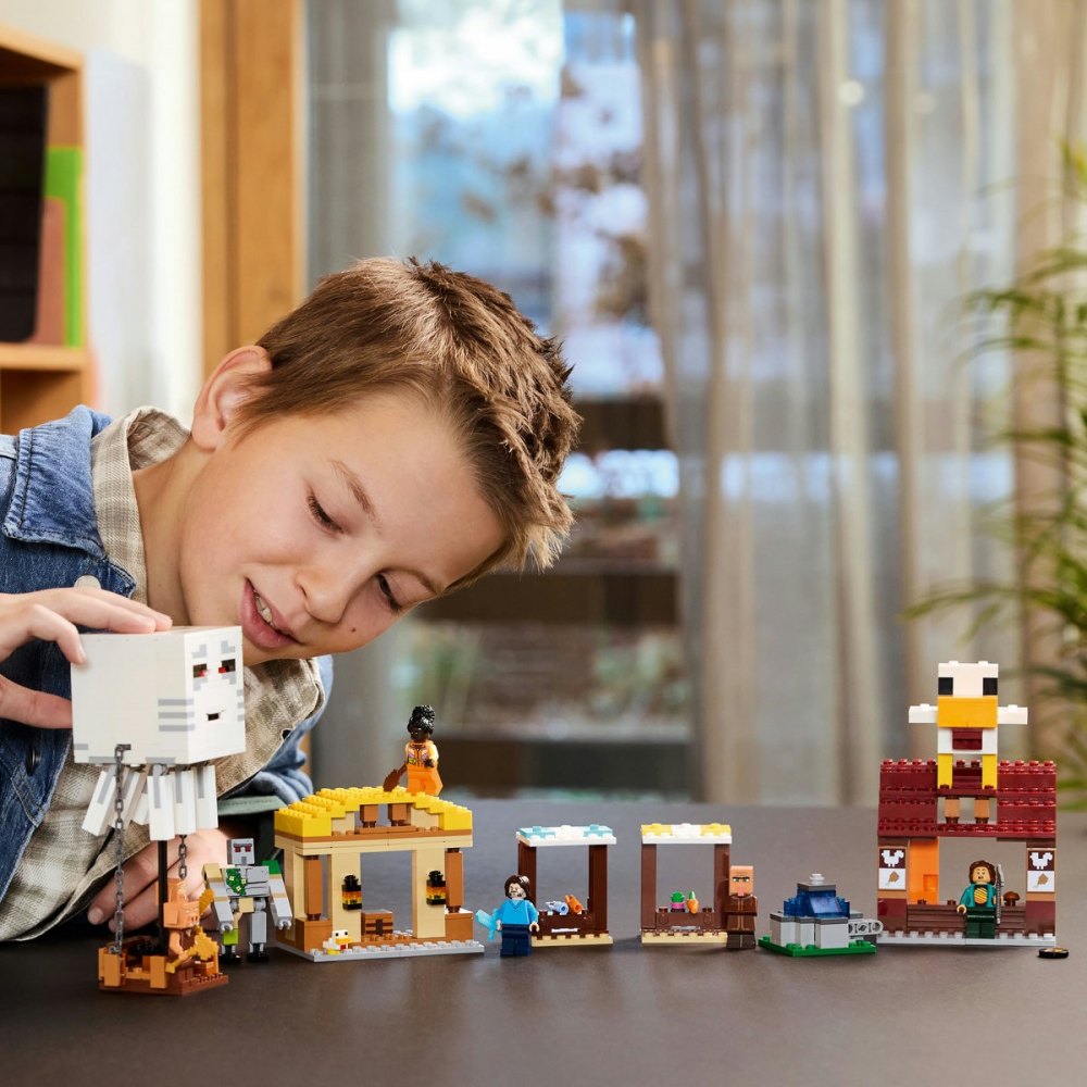 LEGO MINECRAFT ATACUL BALOANELOR GHAST ASUPRA SATULUI 21273 [3]