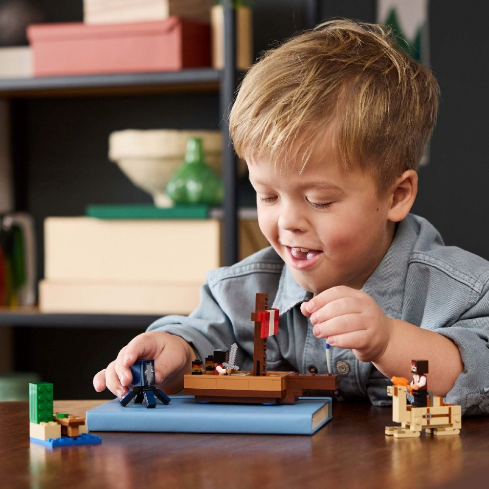 LEGO MINECRAFT CALATORIE PE CORABIA DE PIRATI 21259 [3]
