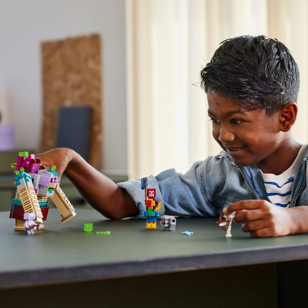 LEGO MINECRAFT CONFRUNTAREA DEVORATORULUI 21257 [3]