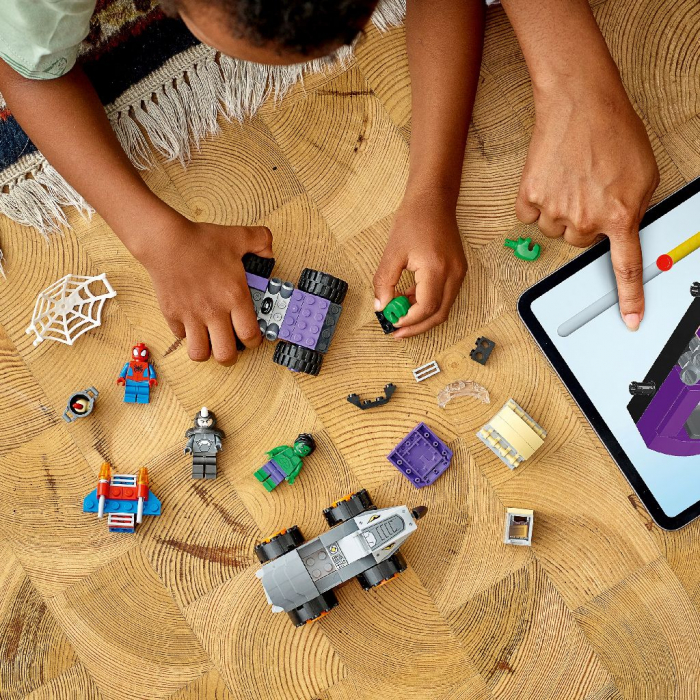 LEGO Spidey Confruntarea dintre Hulk și Mașina Rinocer 10782 [3]