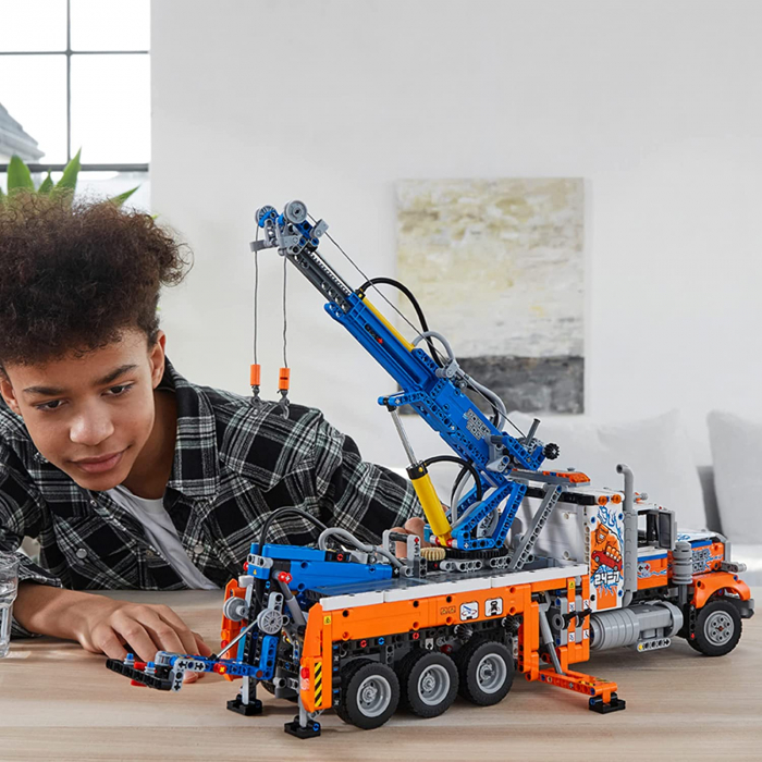 LEGO TECHNIC Camion de Remorcare de Mare Tonaj 42128 [4]