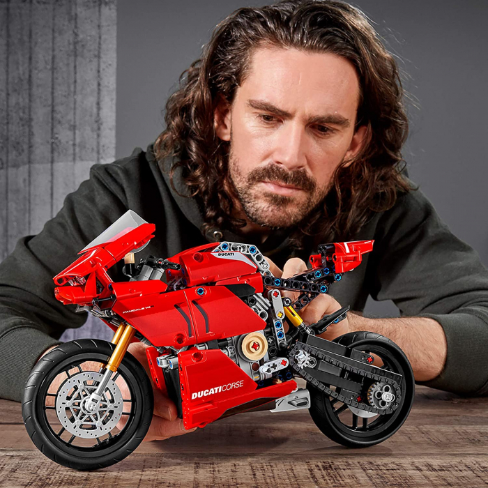 LEGO Technic Ducati Panigale V4R  [3]