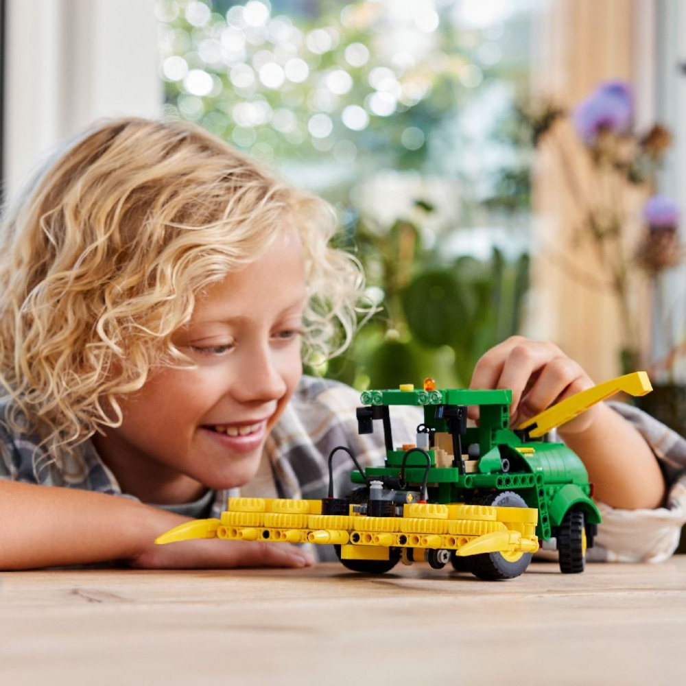 LEGO TECHNIC JOHN DEERE 9700 FORAGE HARVESTER 42168 [3]