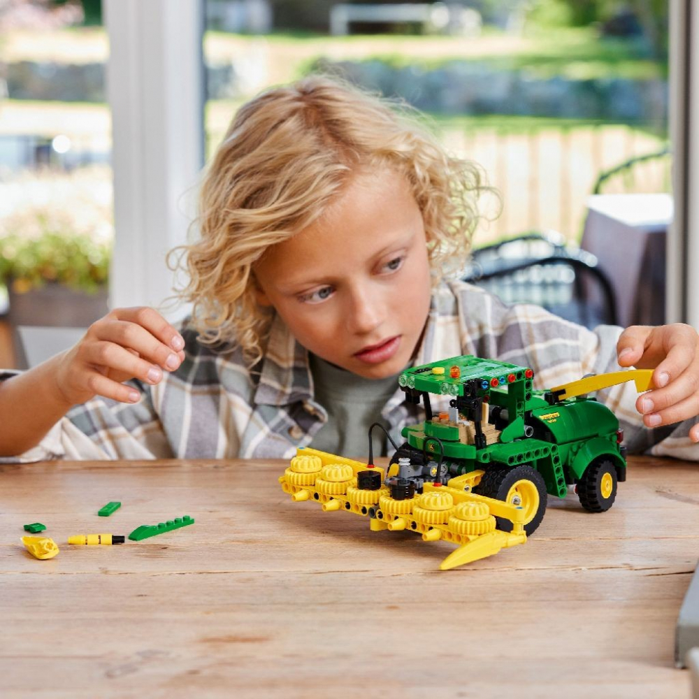 LEGO TECHNIC JOHN DEERE 9700 FORAGE HARVESTER 42168 [4]