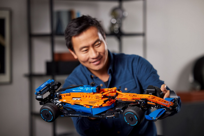 LEGO Technic McLaren F1 42141  [3]