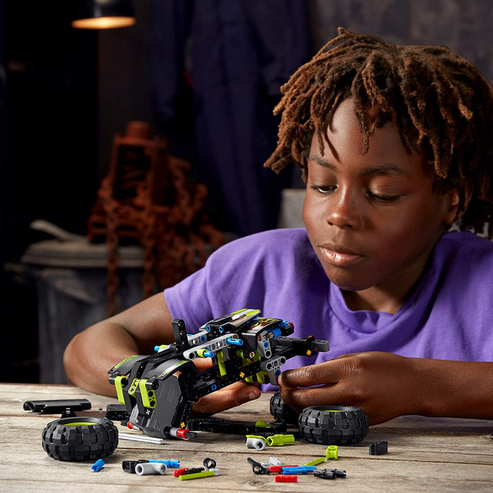 LEGO Technic Monster Jam Grave Digger 42118  [6]