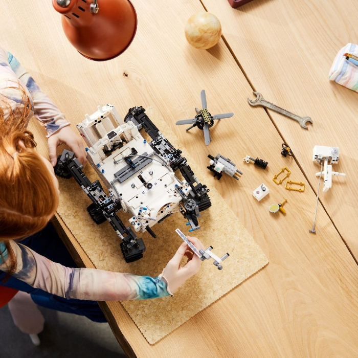 Lego technic nasa mars rover perseverance 42158 [4]