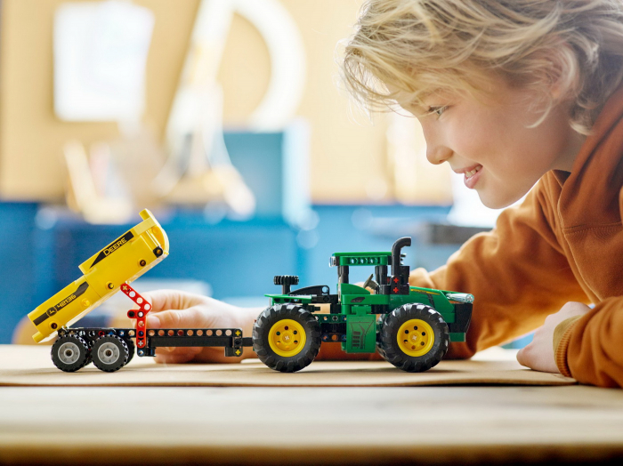 Lego technic tractor john deere 42136 [3]