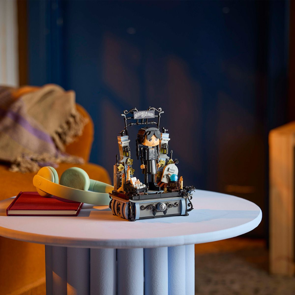 LEGO WEDNESDAY FIGURINA WEDNESDAY ADDAMS 76780 [6]