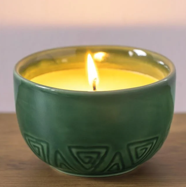 Lumanare citronella in ghiveci ceramic verde, model relief, 500 g [2]