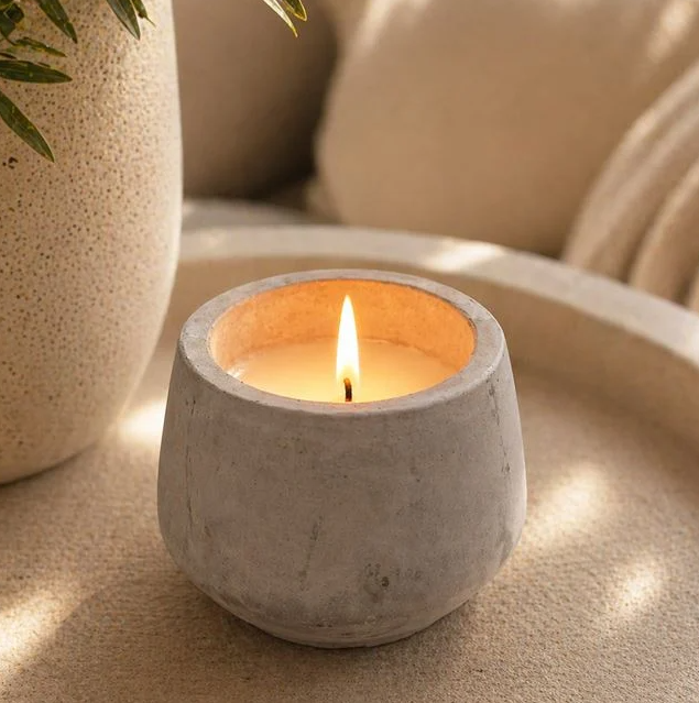 Lumanare citronella in ghiveci din ciment, 910 g, 9x10.5 cm [2]