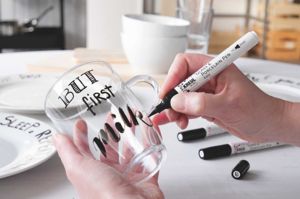 Marker pentru sticlă și porțelan Easy Brush, varf tip pensula,negru [2]