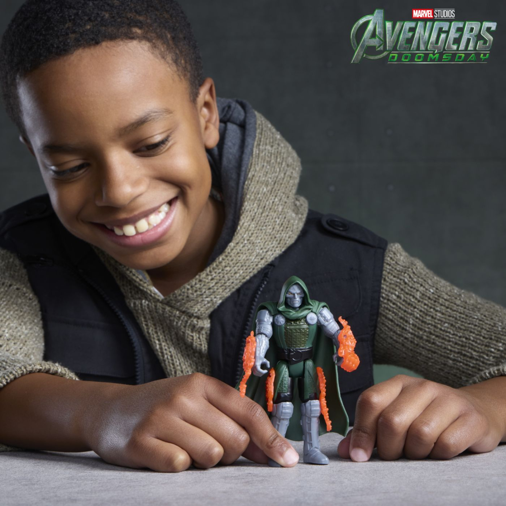MARVEL AVENGERS DOOMSDAY ACTION VERSE SET FIGURINA DOCTOR DOOM SI ACCESORII [4]