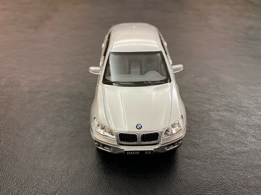 MASINUTA METALICA BMW X6 13CM SCARA 1 LA 38 [7]