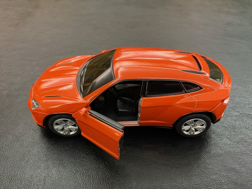 MASINUTA METALICA LAMBORGHINI URUS 13CM SCARA 1 LA 38 [8]