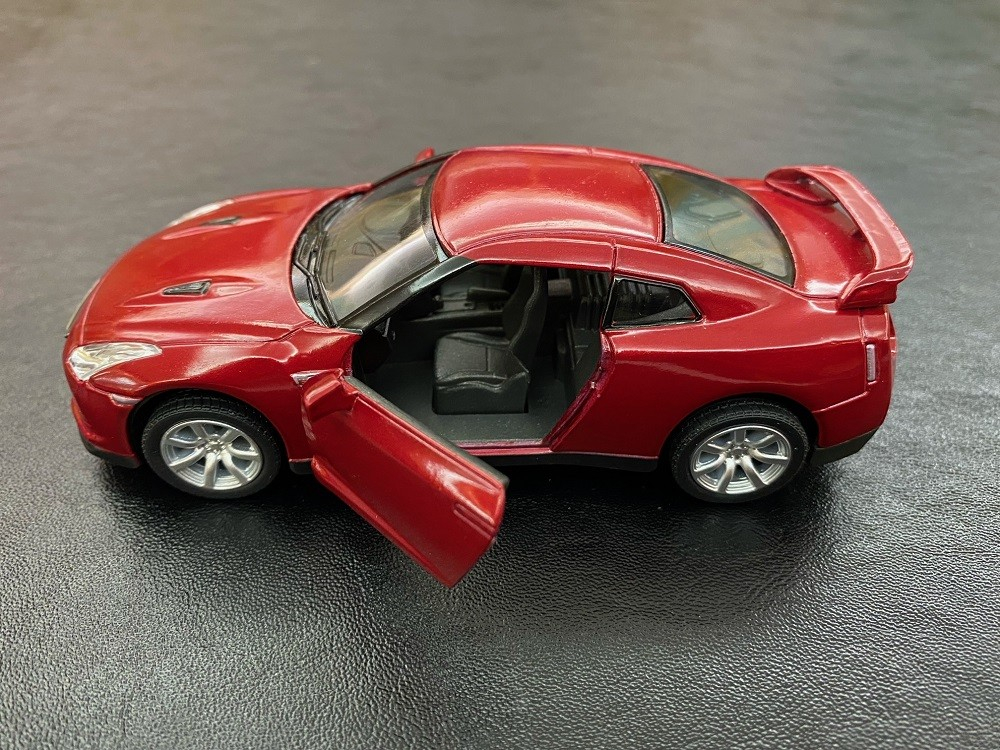 MASINUTA METALICA NISSAN GT R 13CM SCARA 1 LA 36 [7]