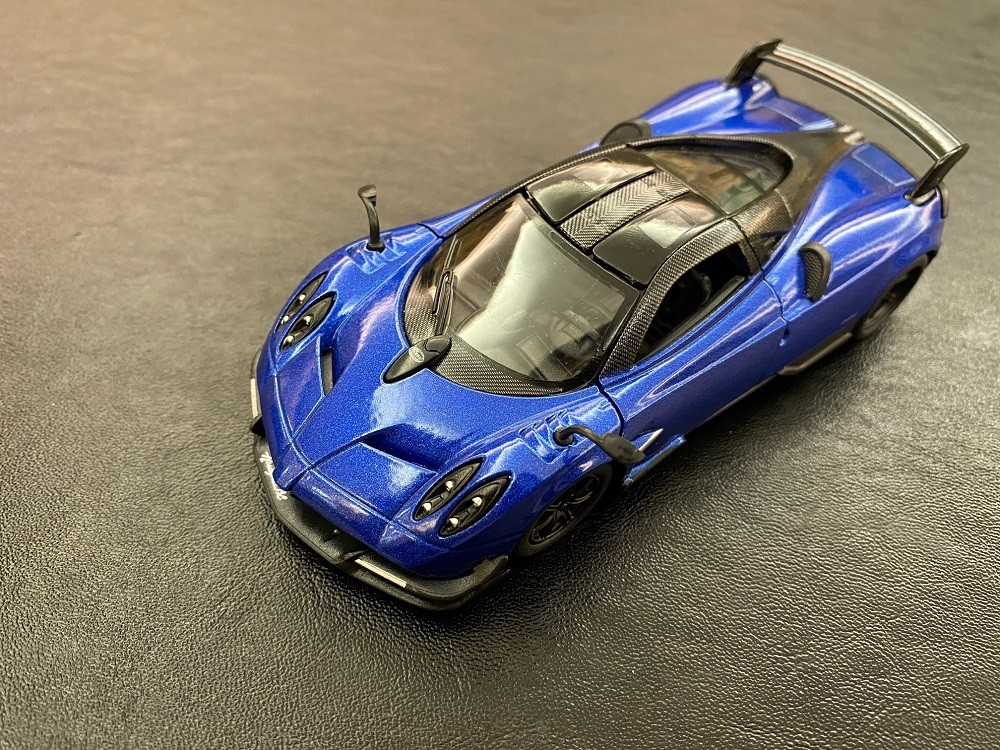 MASINUTA METALICA PAGANI HUAYRA 13CM SCARA 1 LA 38 [4]