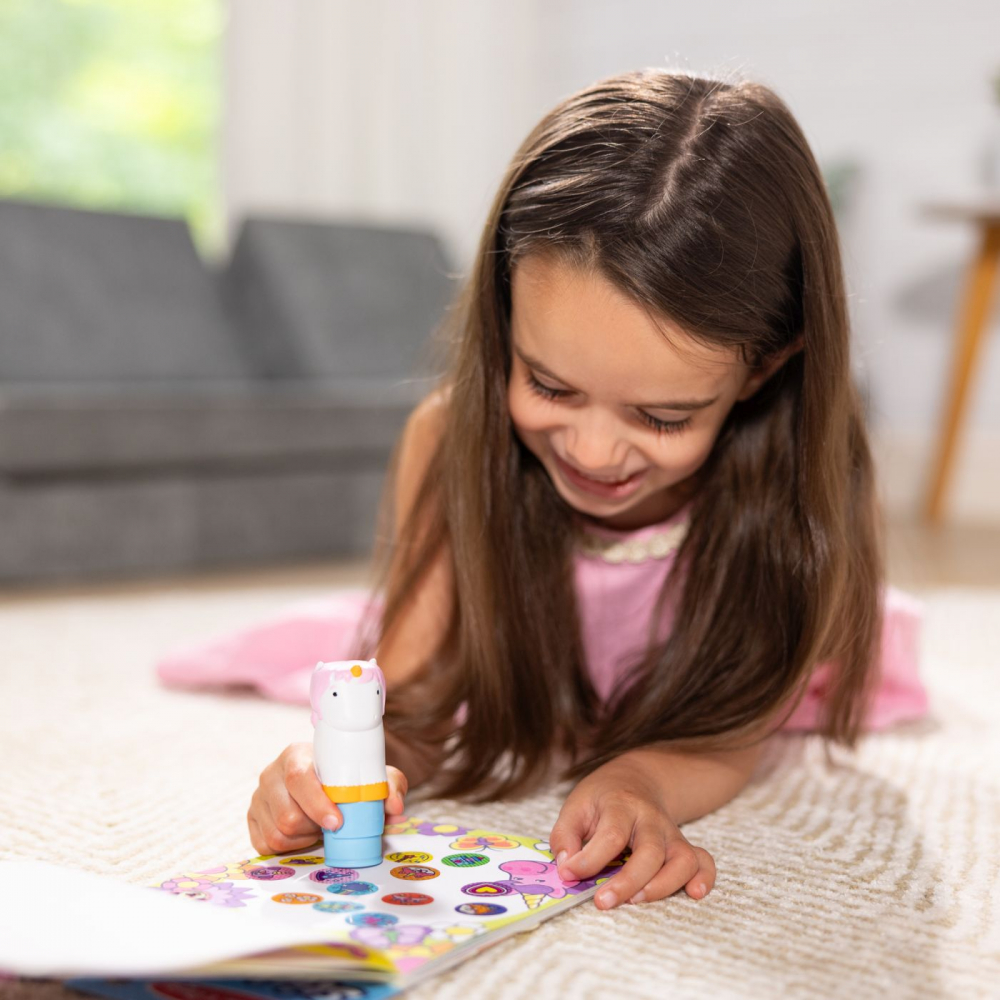 MELISSA AND DOUG SET DE JOACA AUTOCOLANTE SI STAMPILA REINCARCABILA UNICORN [3]