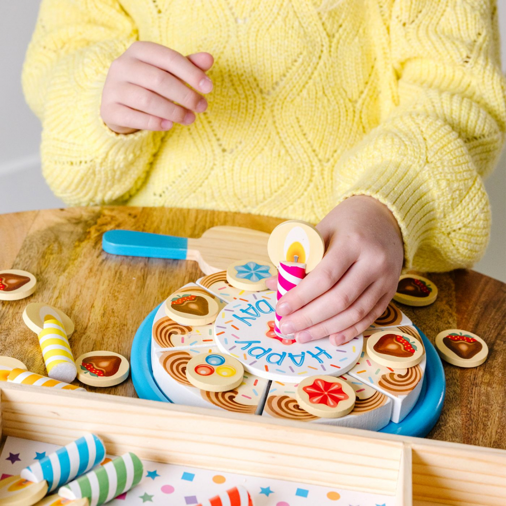 MELISSA AND DOUG SET DE JOACA DIN LEMN TORT ANIVERSAR [6]