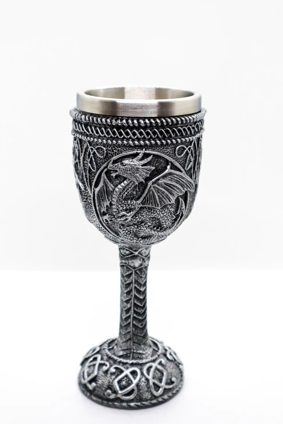 Pahar pentru vin model medieval ,dragon,inox si rasina, 150 ml
