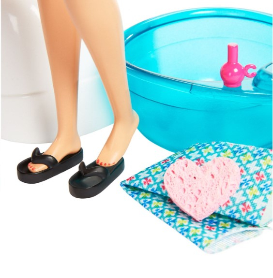 Papusa Barbie –O zi la salonul de manichiura si pedichiura [5]
