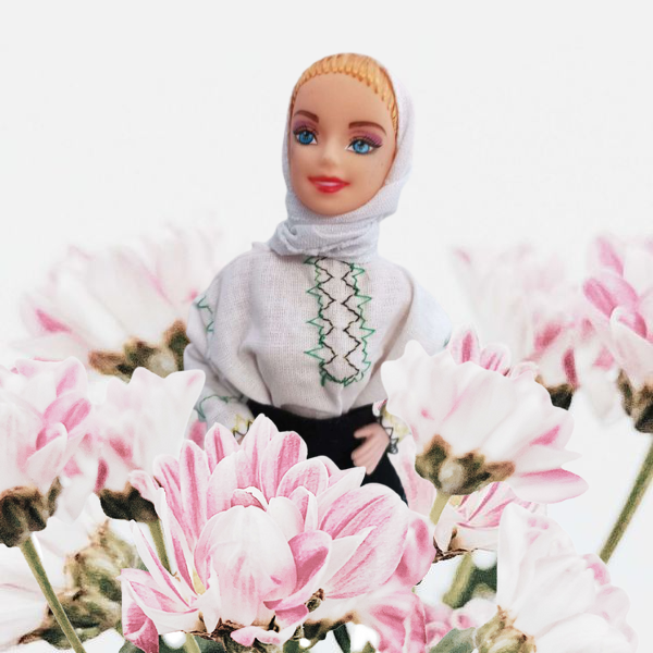 Papusa imbracata in haine traditionale [6]