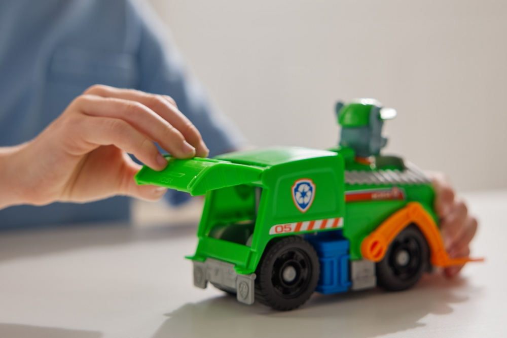 PATRULA CATELUSILOR SET VEHICUL DE BAZA CAMIONUL DE RECICLARE  SI FIGURINA ROCKY [2]